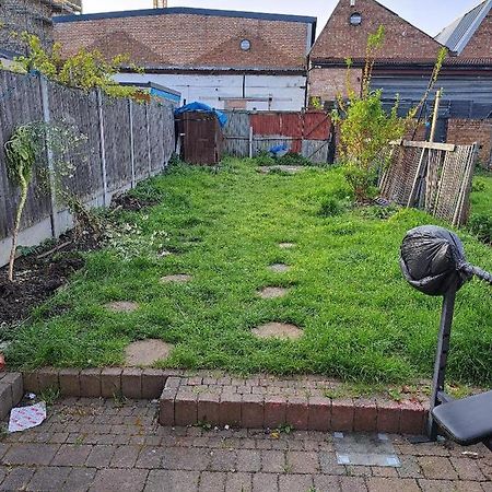 Single Bedroom Near London Seven Kings Train Station Ilford Ngoại thất bức ảnh